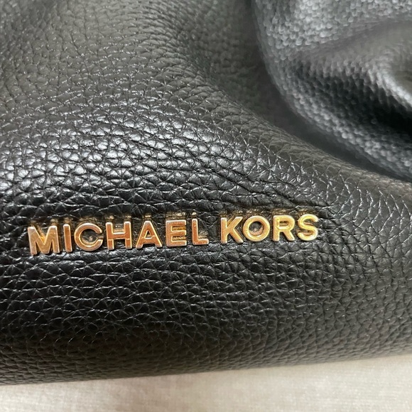 Michael Kors Jet Set Bag - Picture 4 of 16